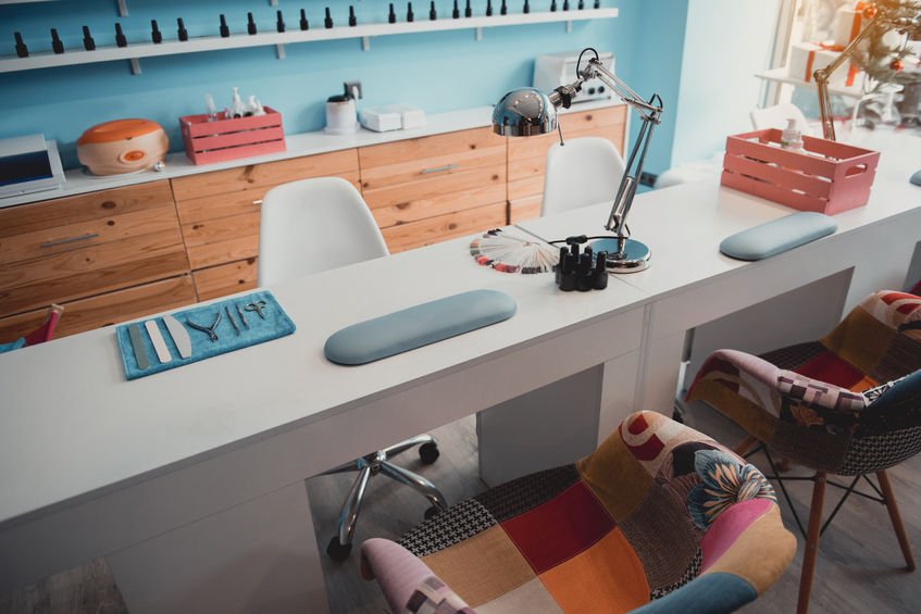 All natural nail salon design idea