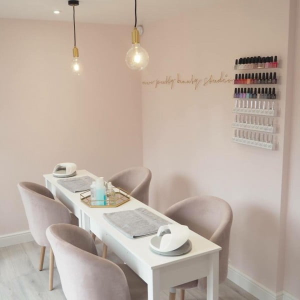 home nail salon decorating and set up ideas